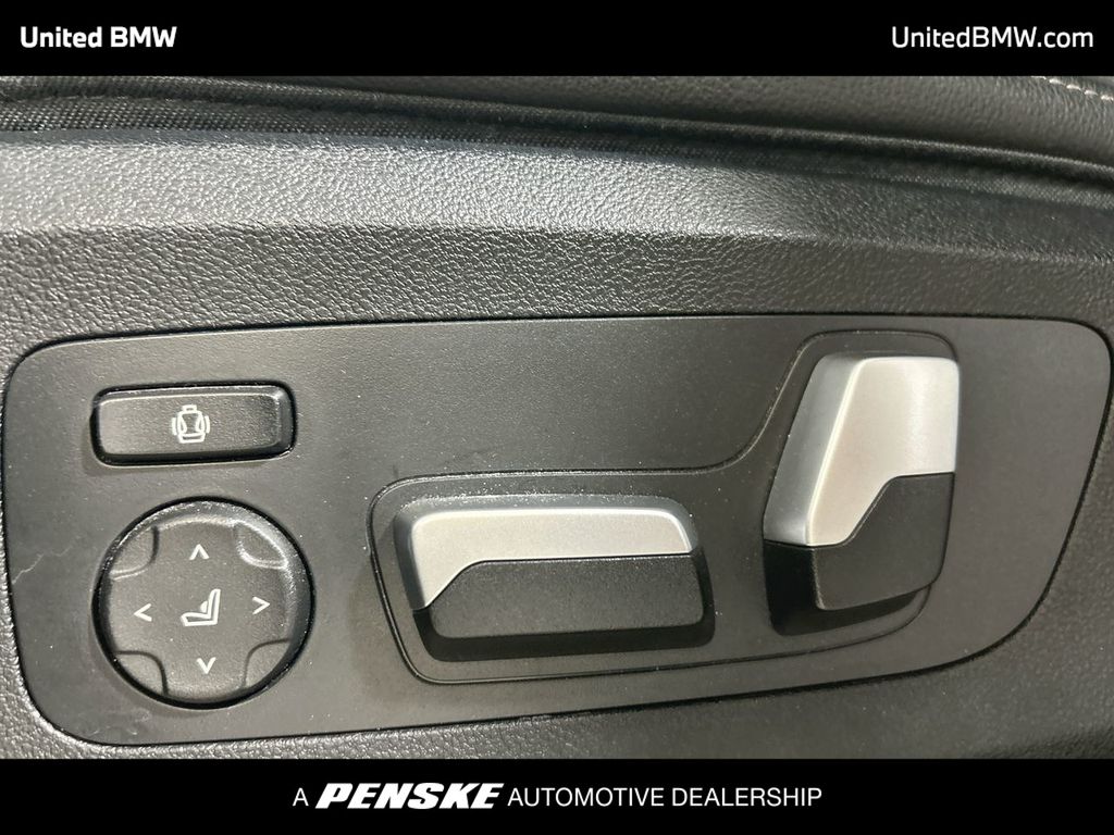 Thumbnail: 2021 BMW X7 - 12