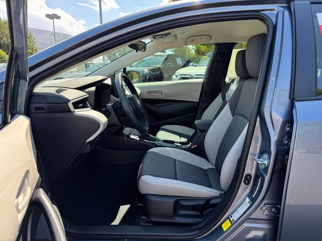 2026 Toyota Corolla LE photo 16