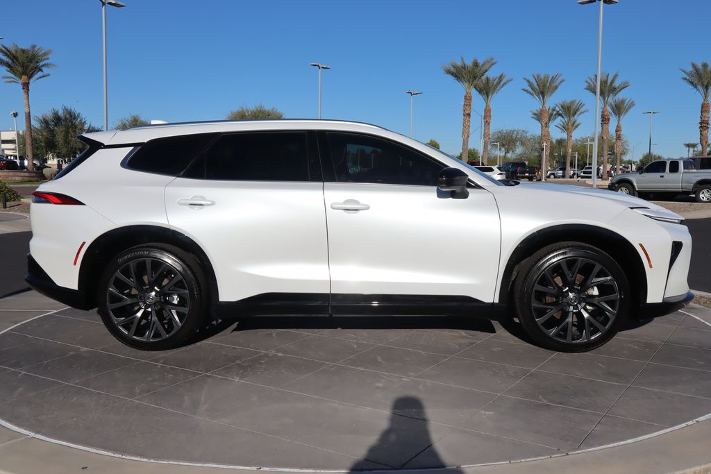 Thumbnail: 2025 Toyota Crown Signia - 4