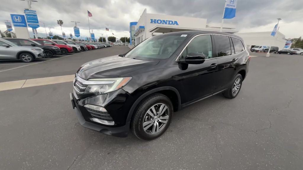 Thumbnail: 2017 Honda Pilot - 4