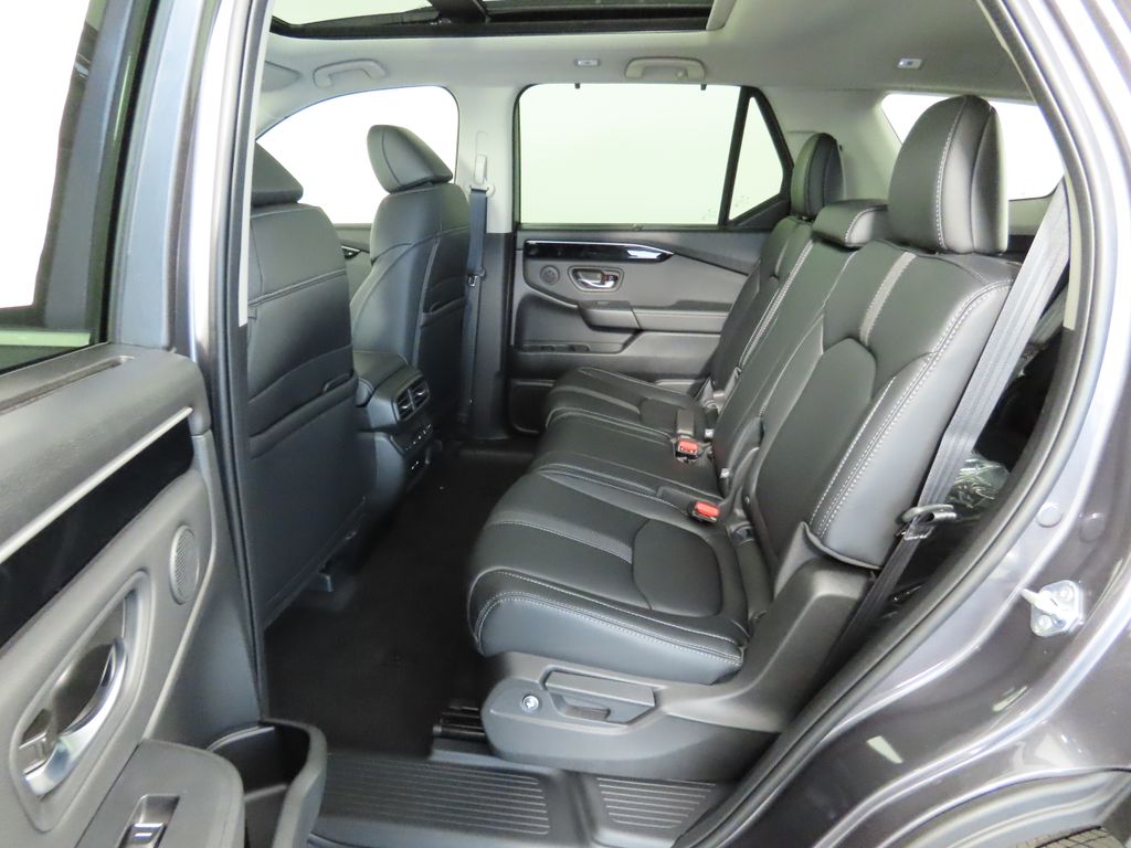 2025 Honda Pilot Touring 21