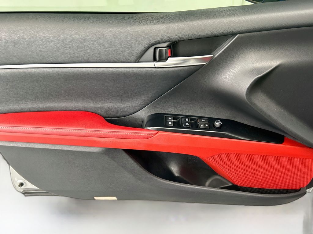 Thumbnail: 2020 Toyota Camry - 22