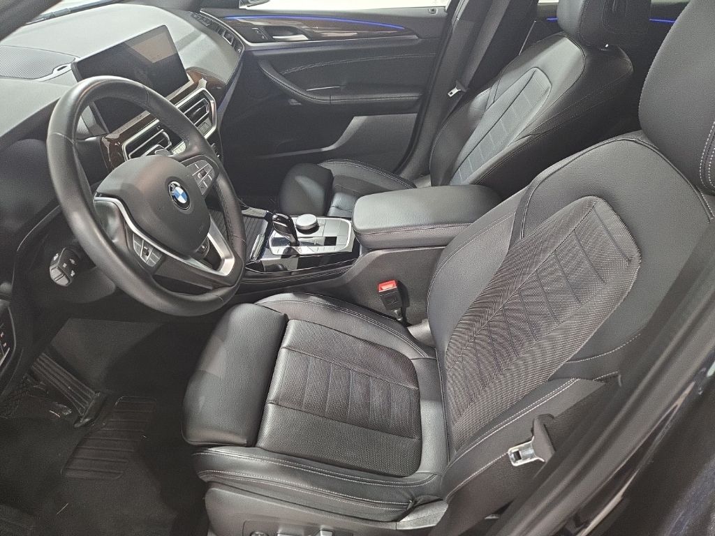Used 2023 Gray BMW xDrive30i image 17