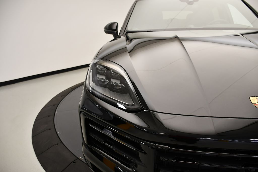 Thumbnail: 2025 Porsche  - 13