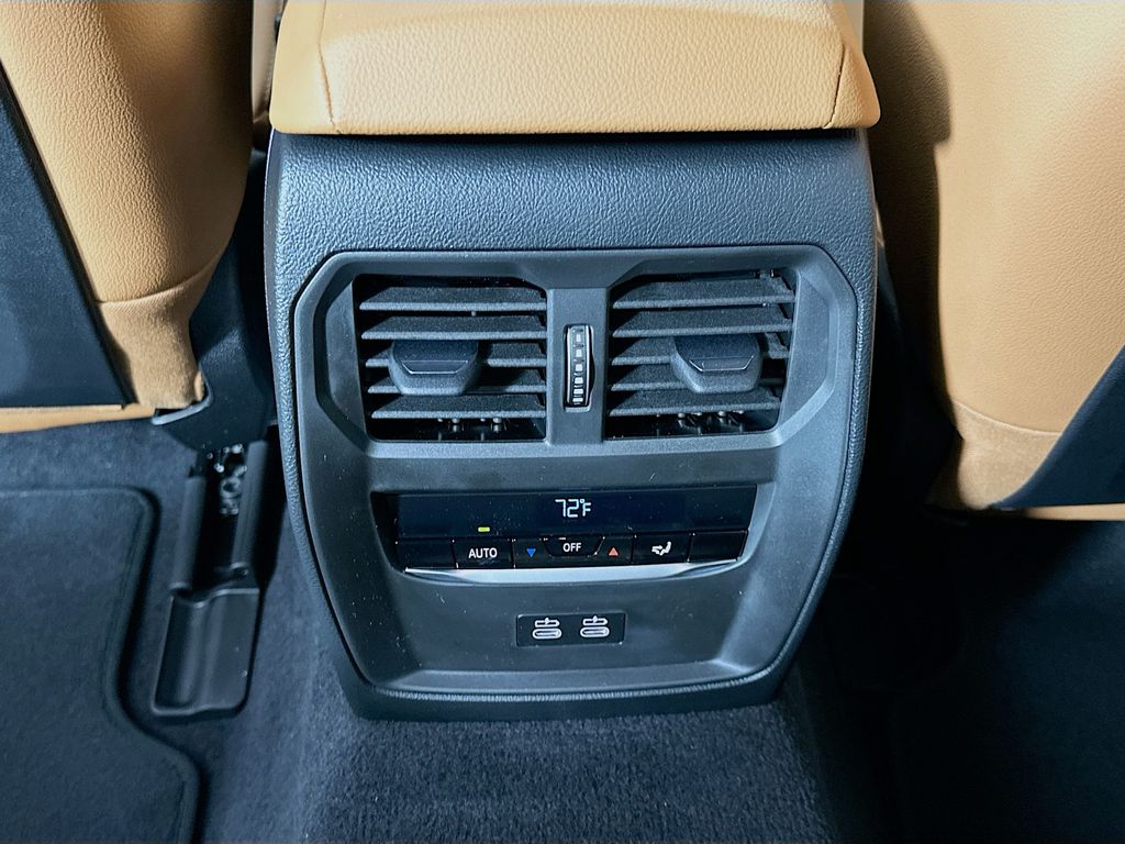 Thumbnail: 2026 BMW i4 - 18