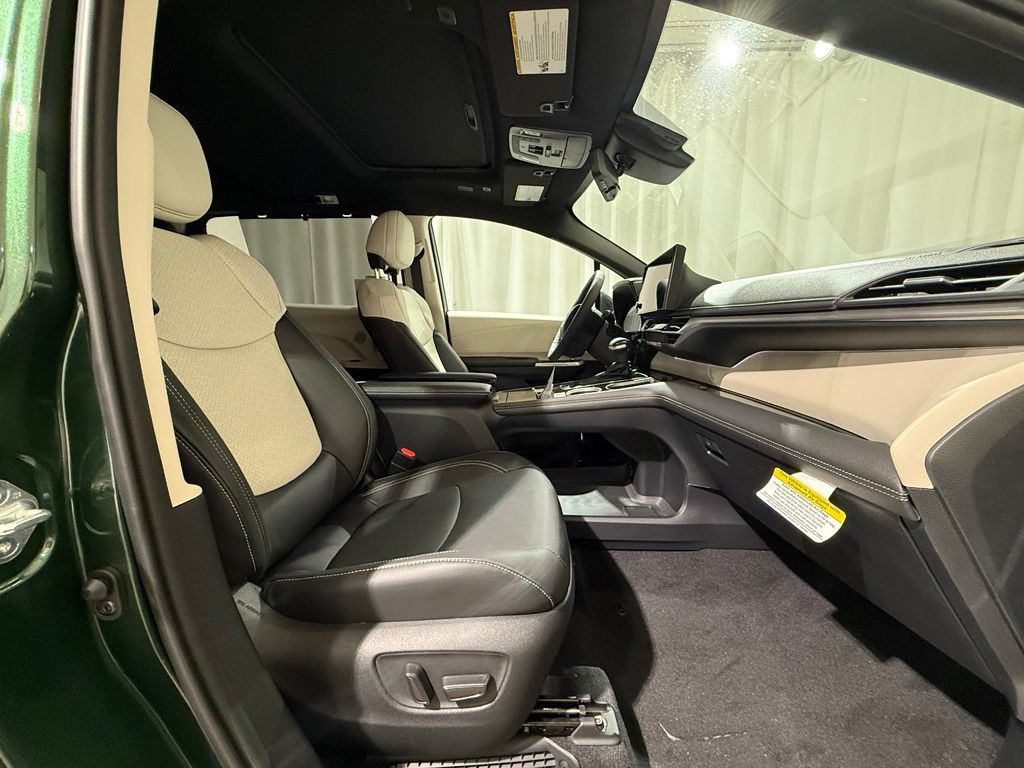 Thumbnail: 2026 Toyota Sienna - 24