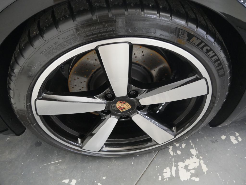 Thumbnail: 2026 Porsche 911 - 15