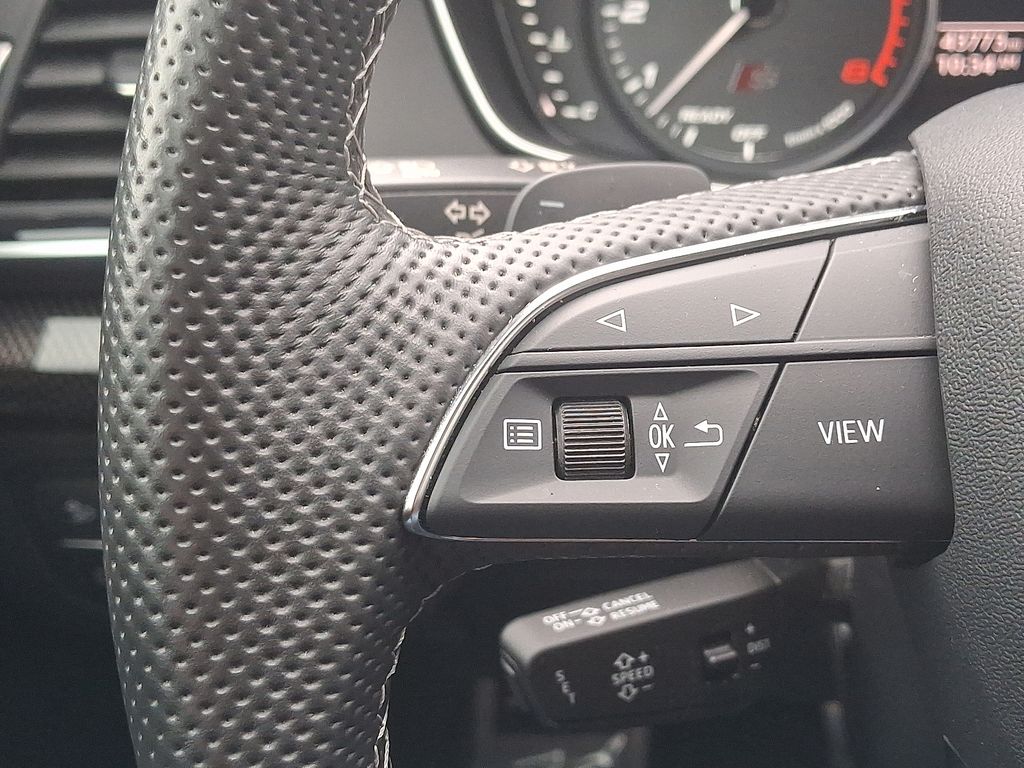 Thumbnail: 2023 Audi SQ5 - 21