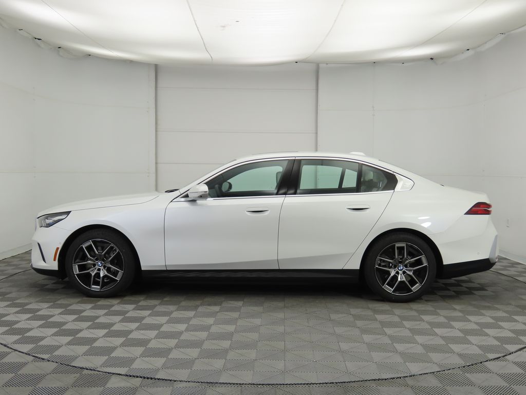 Thumbnail: 2026 BMW i5 - 8