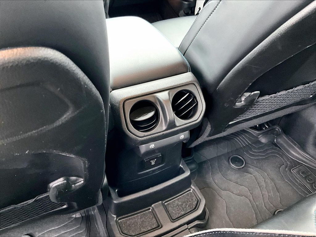2024 Jeep Wrangler — photo 28