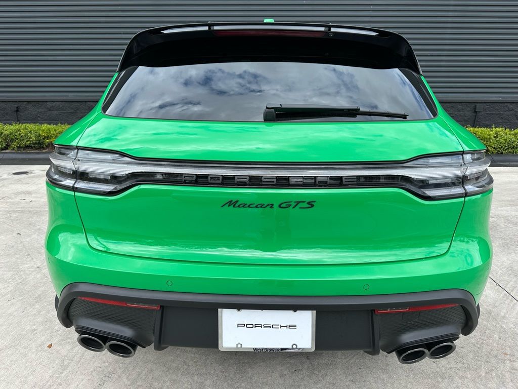 Thumbnail: 2026 Porsche Macan - 12