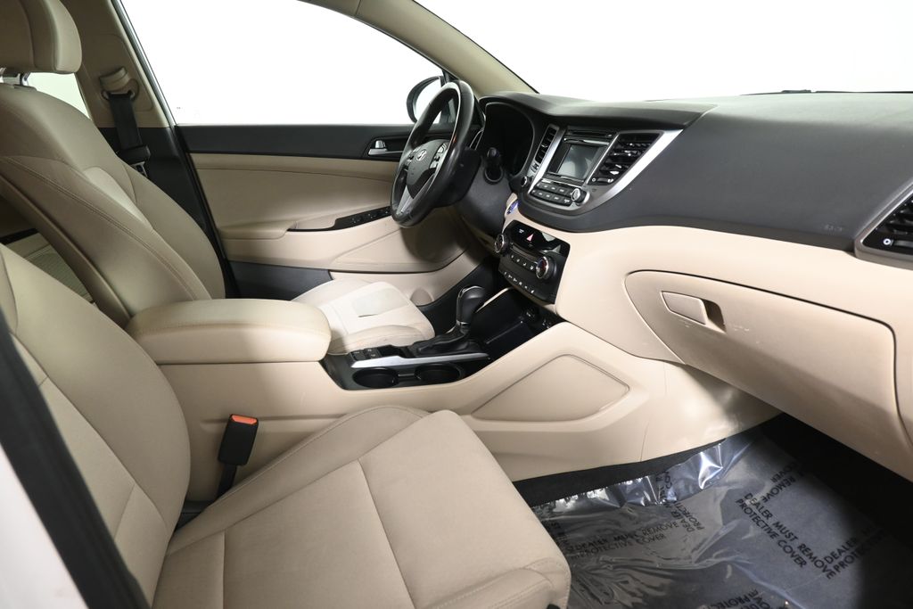 2017 Hyundai Tucson Sport 23