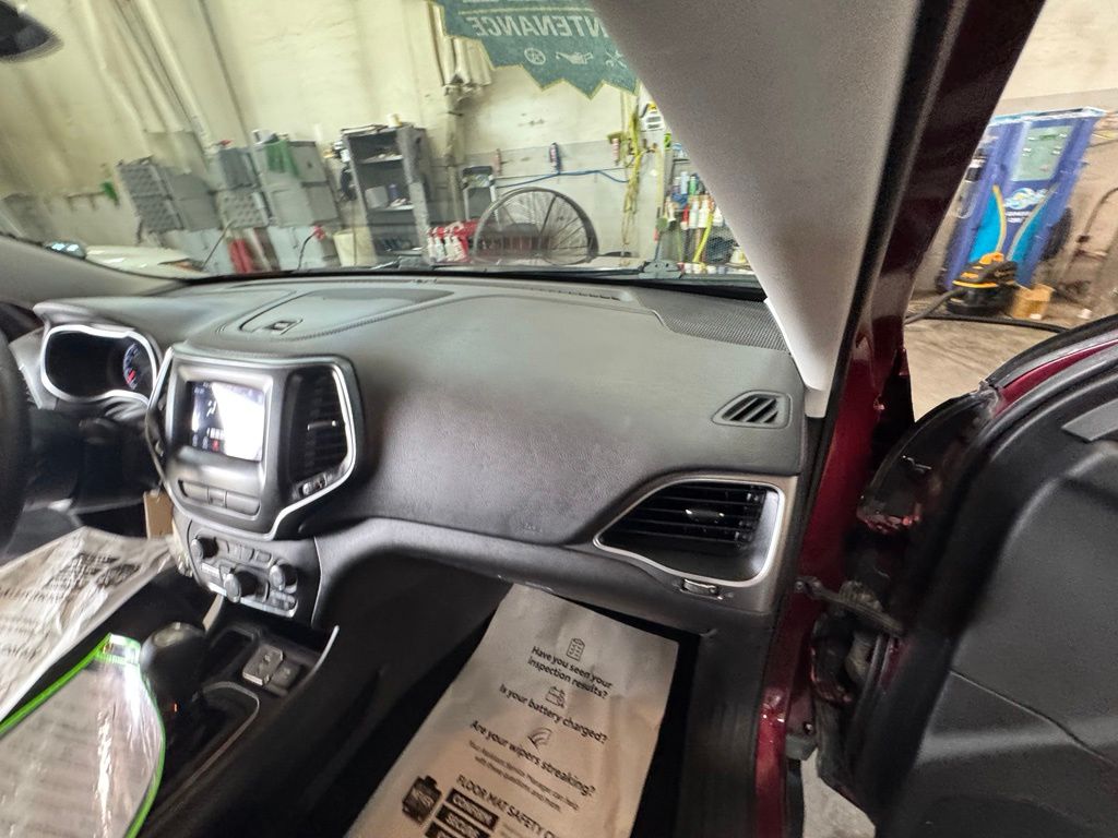 Used 2019 Jeep Cherokee SUV