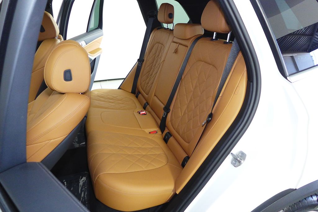 Thumbnail: 2023 BMW X5 - 21