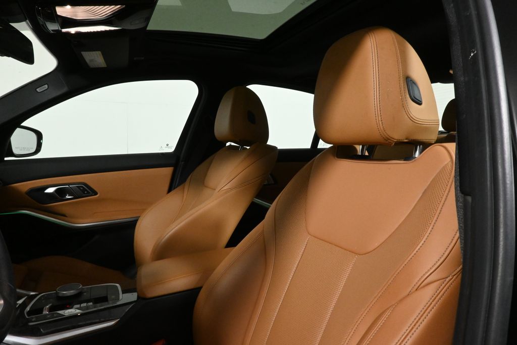 Thumbnail: 2023 BMW 3 Series - 4