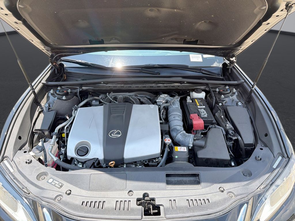 Thumbnail: 2024 Lexus ES - 14