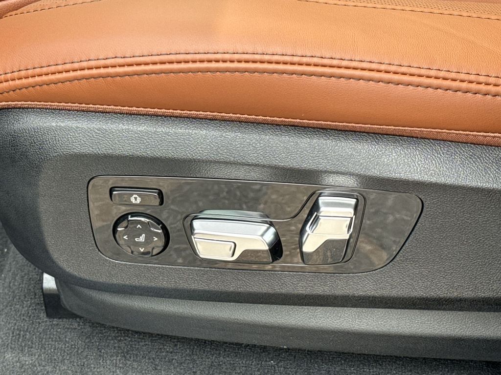 Thumbnail: 2026 BMW X5 - 12