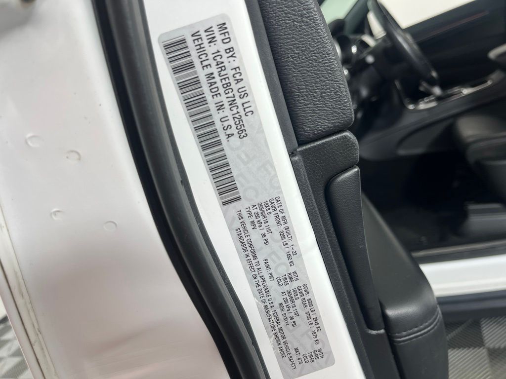 Thumbnail: 2022 Jeep Grand Cherokee - 26