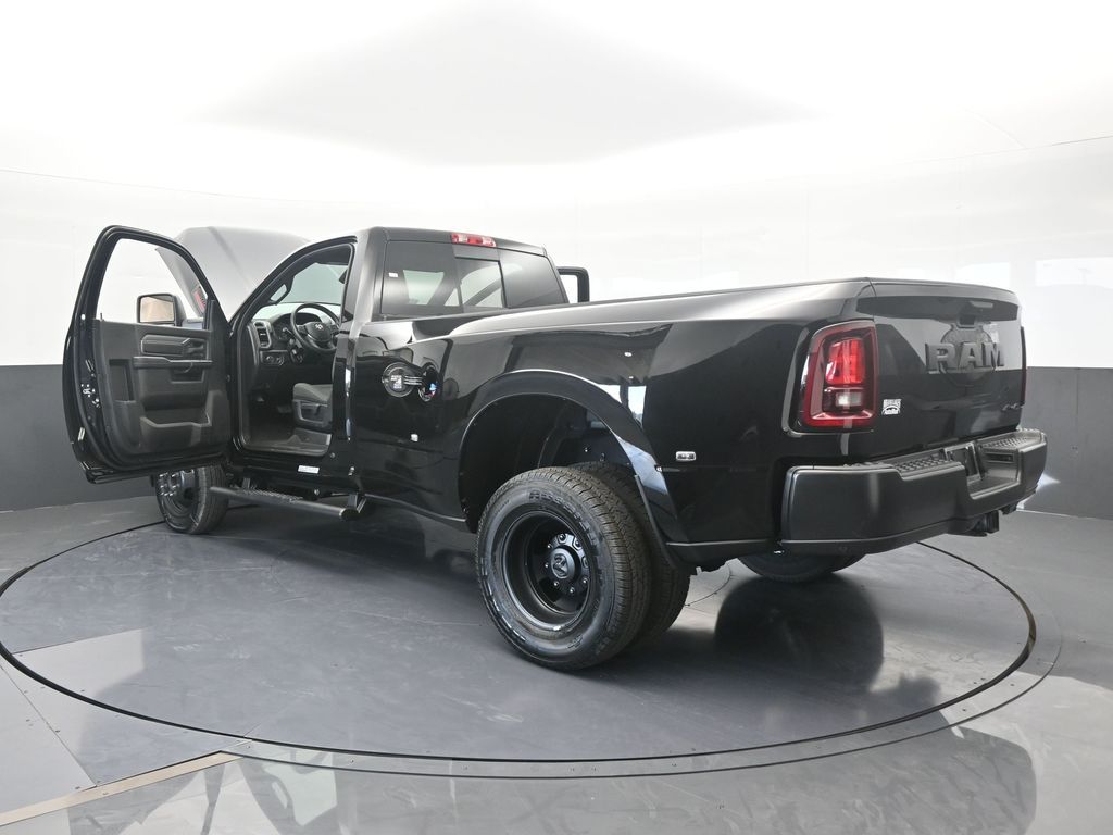 New 2026 Diamond Black Crystal Pearlcoat Ram Tradesman image 62