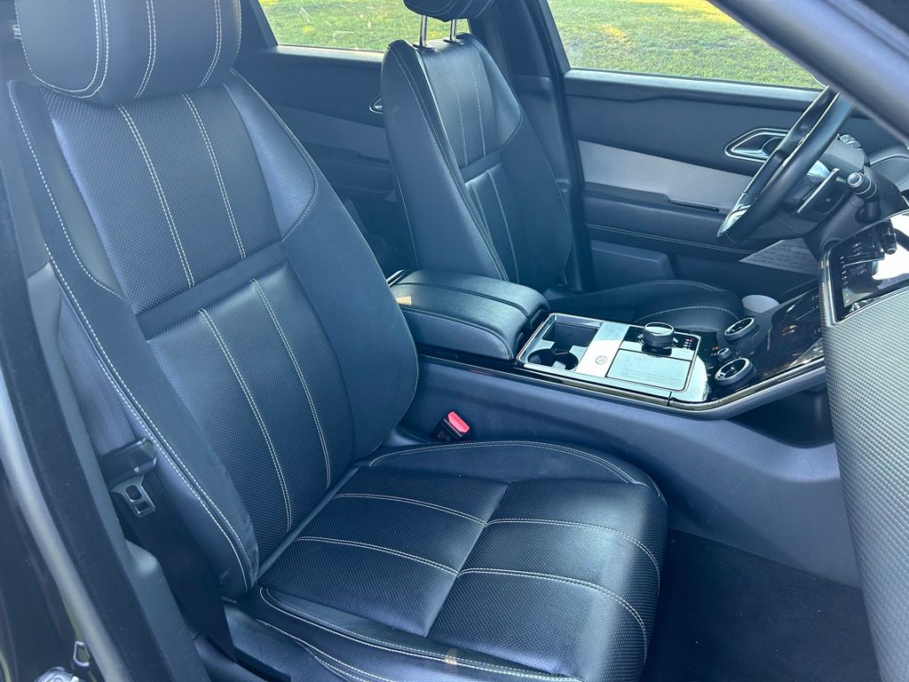 Thumbnail: 2020 Land Rover Range Rover Velar - 15