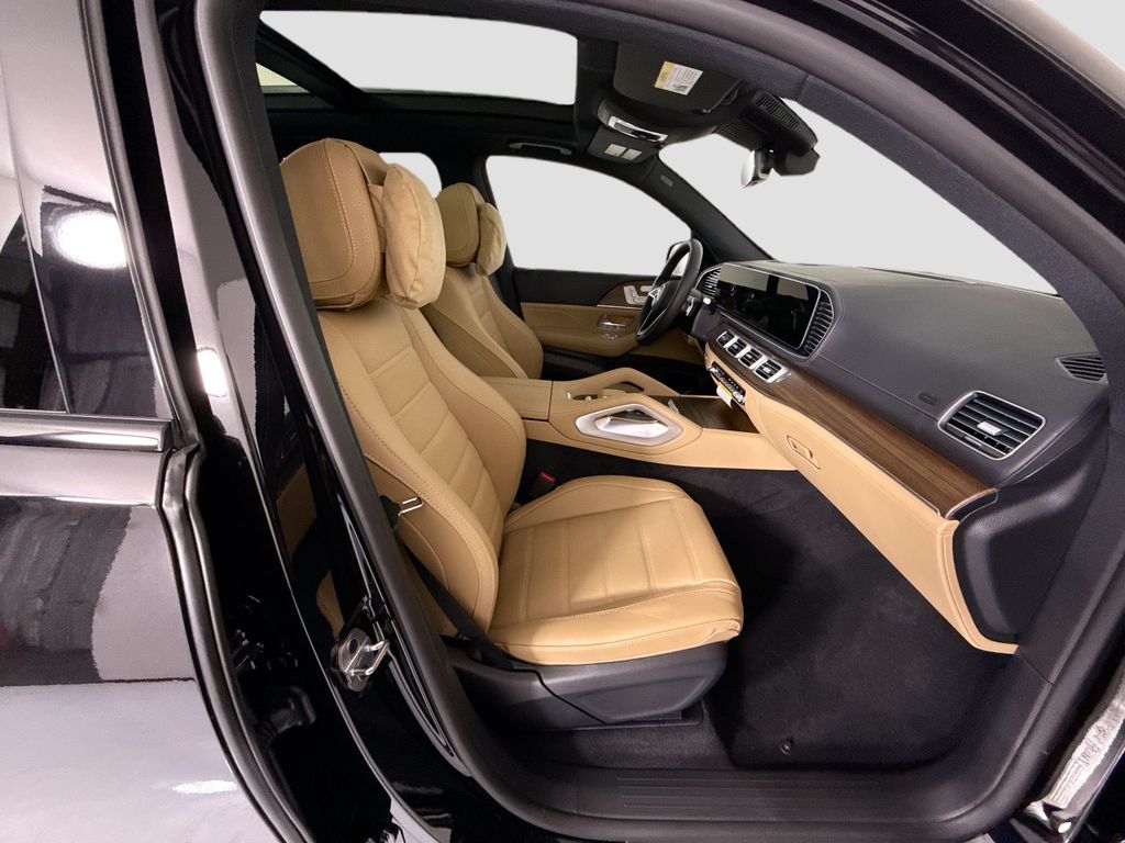 Thumbnail: 2026 Mercedes-Benz GLE - 22