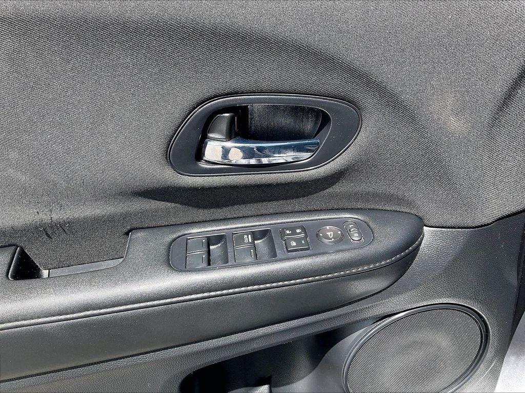 2021 Honda HR-V — photo 36
