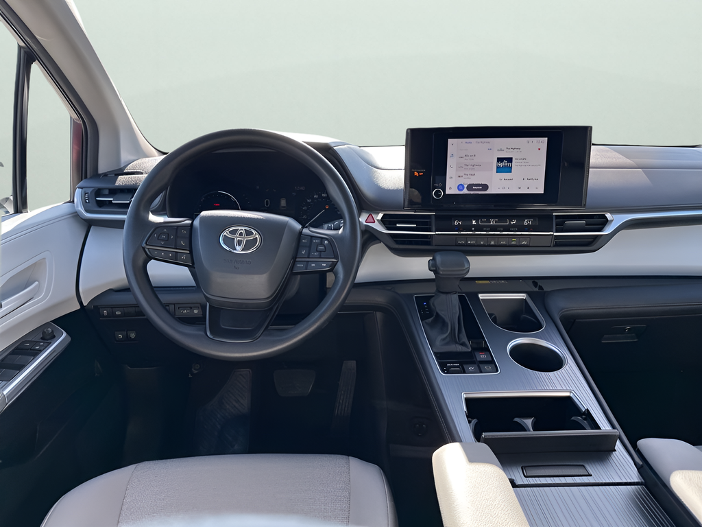 Used Car 2025 Toyota Sienna  Le For Sale Under $50,000 In Austin, Texas