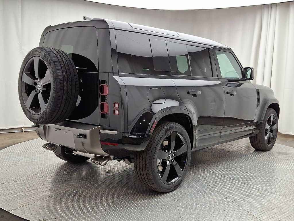 2025 Land Rover Defender 110 3