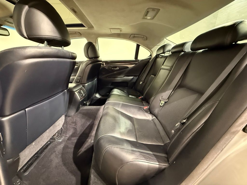 Thumbnail: 2014 Lexus LS - 19