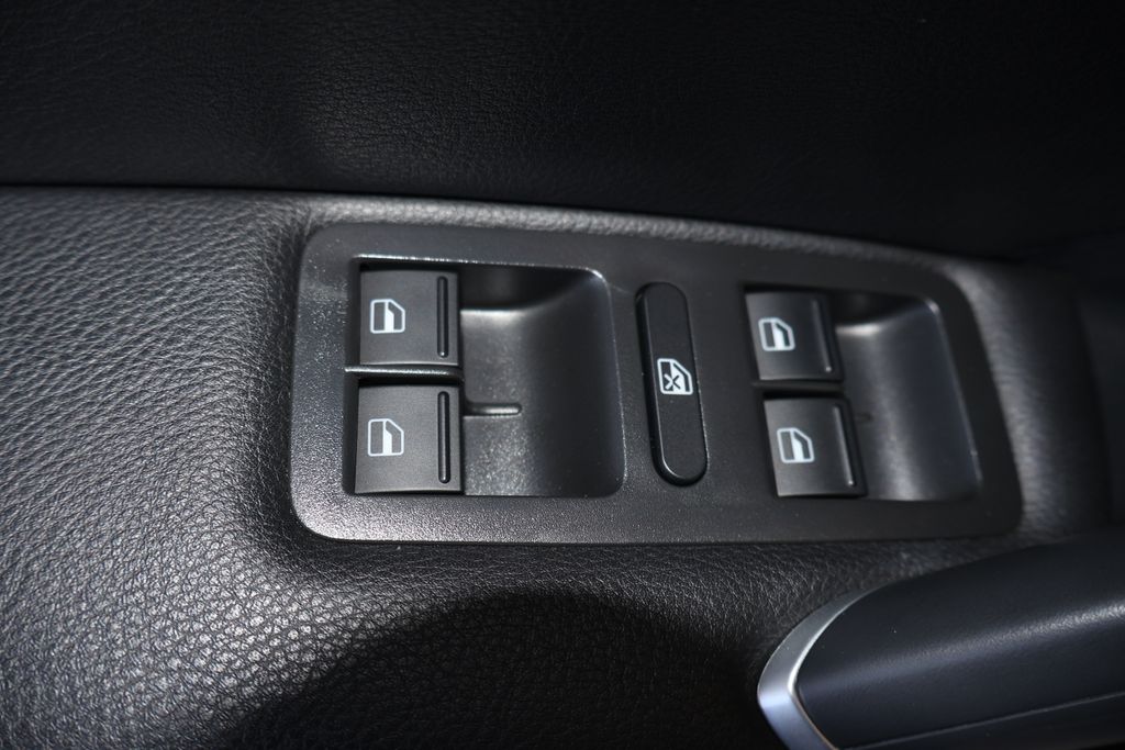2020 Volkswagen Passat 2.0T 30