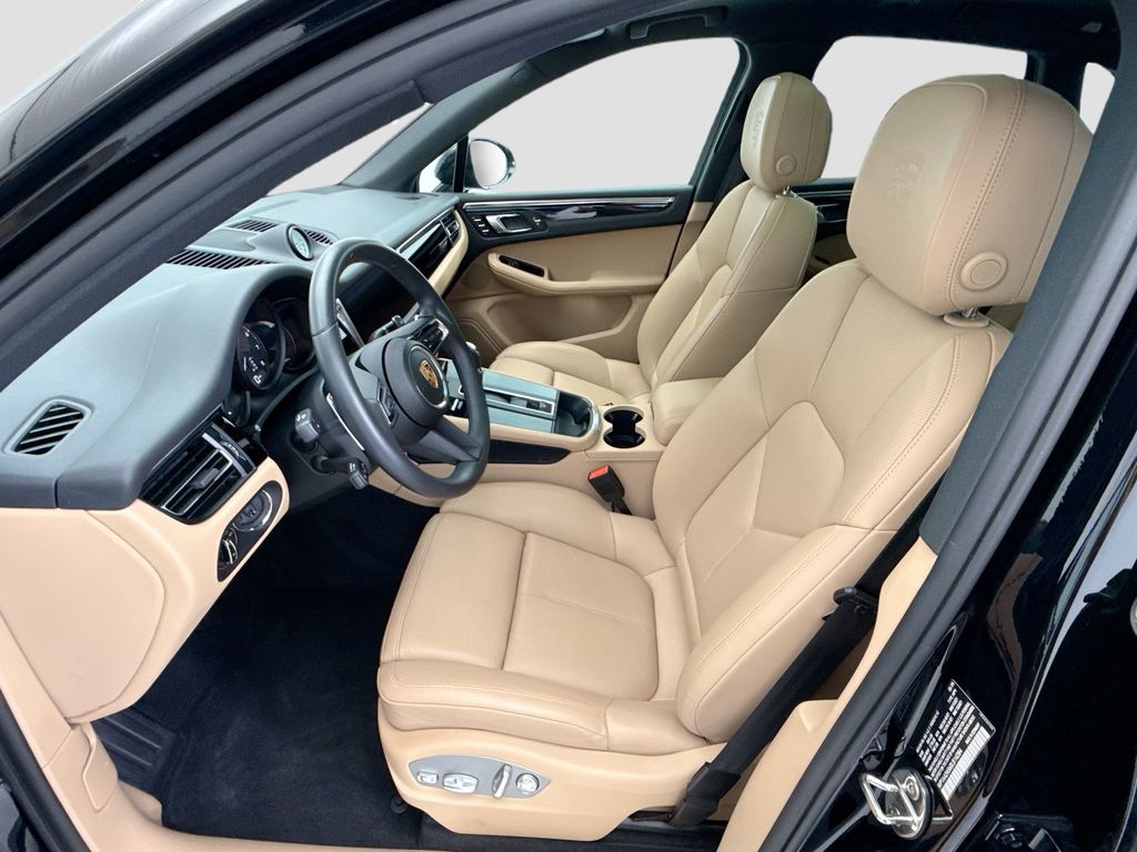 Thumbnail: 2025 Porsche Macan - 5