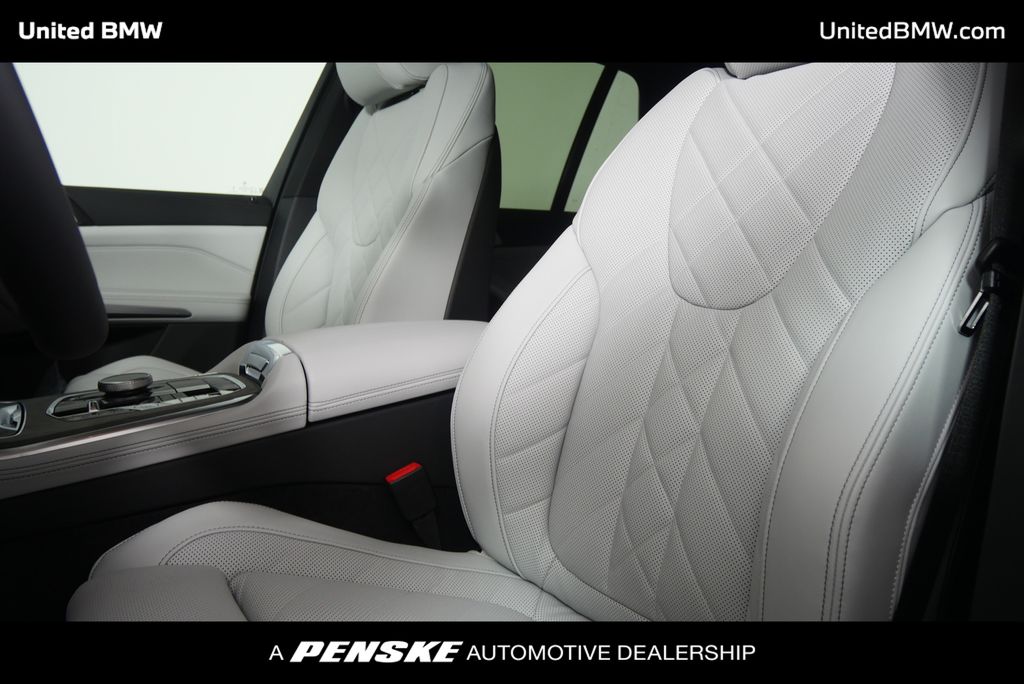 Thumbnail: 2026 BMW X5 - 10