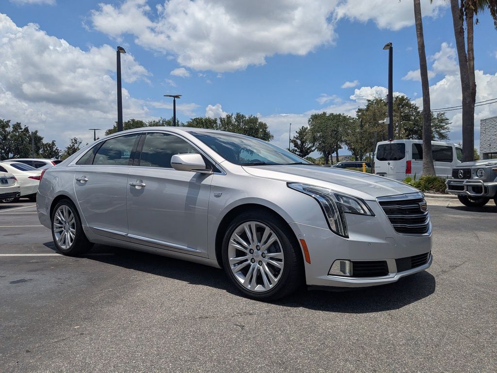 Radiant Silver Metallic 2018 Cadillac XTS Sedan Front-Wheel Drive 6-Speed Automatic