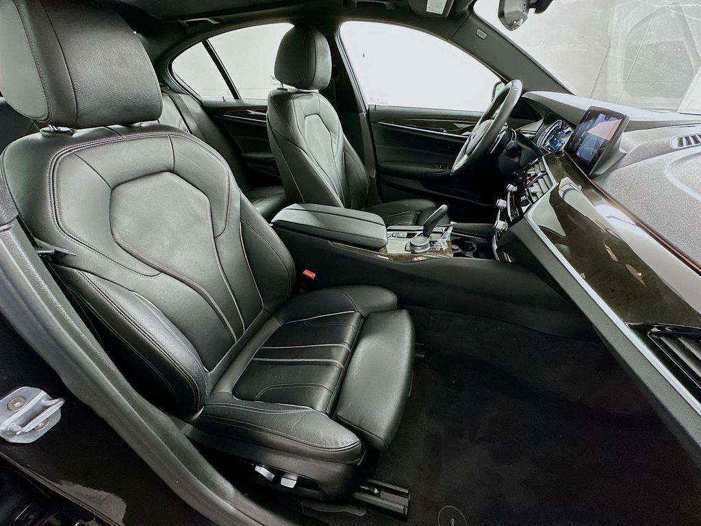 Thumbnail: 2019 BMW 5 Series - 29