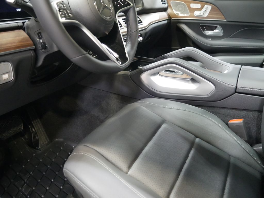 Thumbnail: 2026 Mercedes-Benz GLE - 20