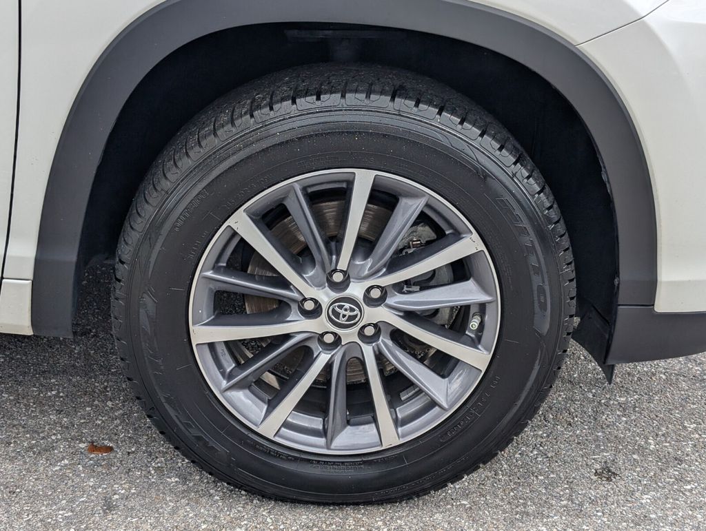 used 2018 Toyota Highlander car, priced at $25,988