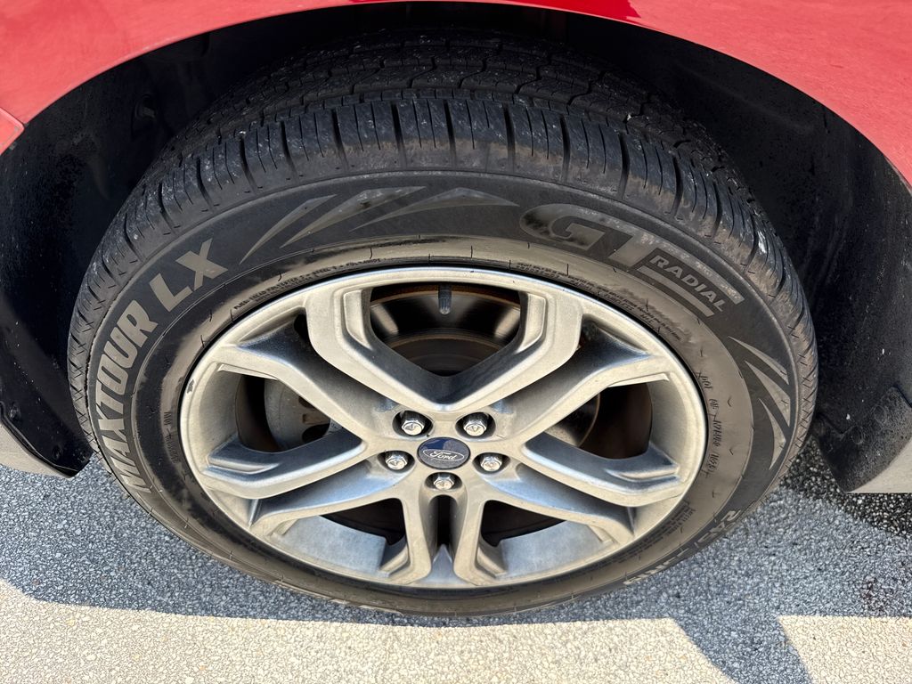 Used 2015 Red Ford Titanium image 10