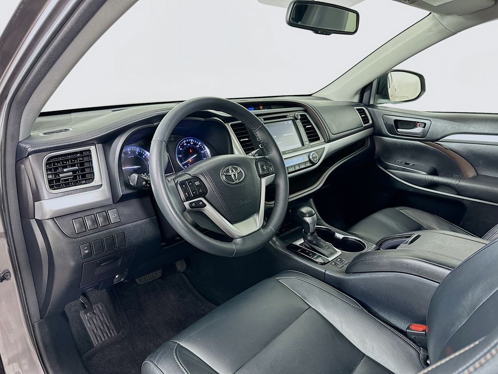 2015 Toyota Highlander XLE 9