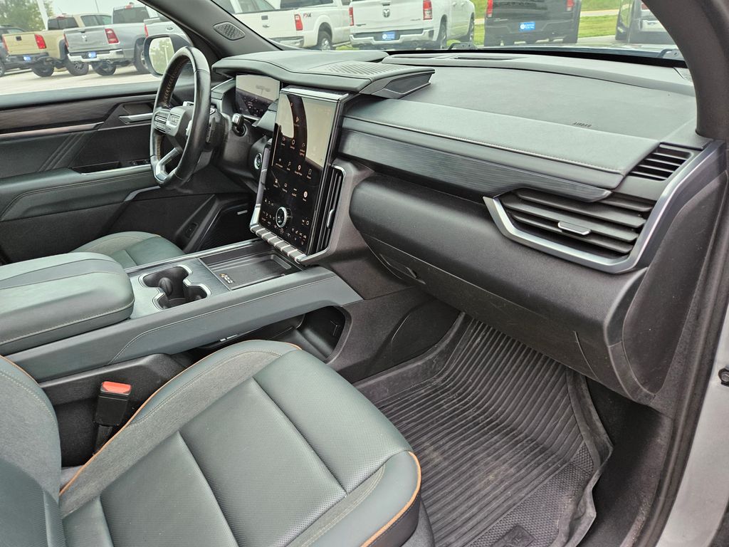 Used 2024 GMC Acadia SUV