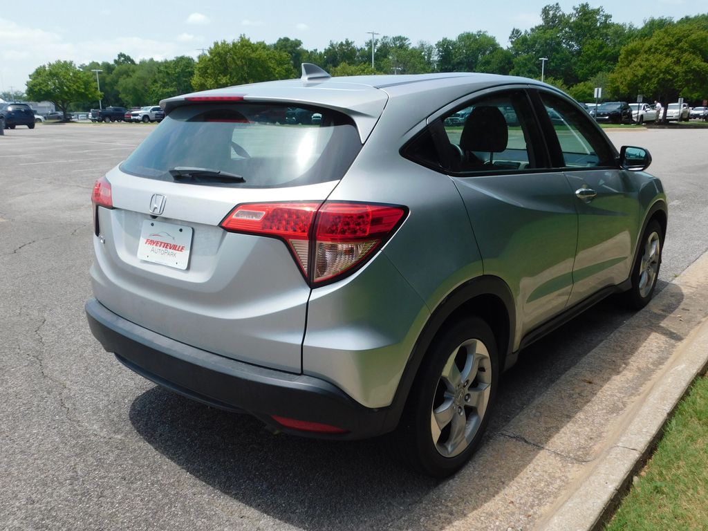 Thumbnail: 2016 Honda HR-V - 4