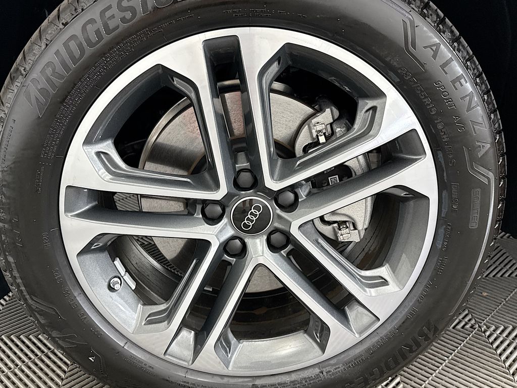 Thumbnail: 2025 Audi Q5 - 29