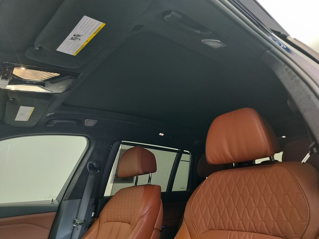 Thumbnail: 2026 BMW X7 - 10