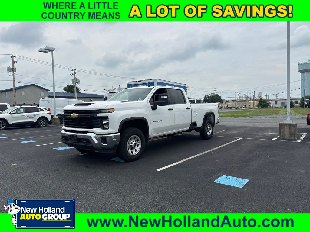 Summit White 2025 Chevrolet Silverado 3500HD Pickup Truck Four-Wheel Drive Automatic