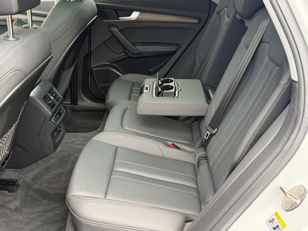 Thumbnail: 2021 Audi Q5 - 14