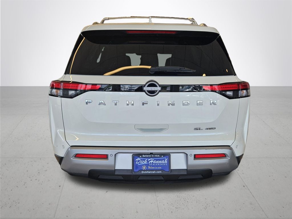 2023 Nissan Pathfinder SL