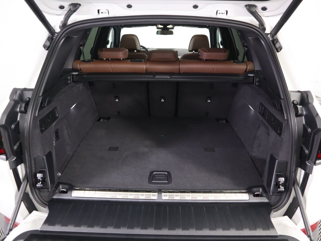 Thumbnail: 2026 BMW X5 - 29