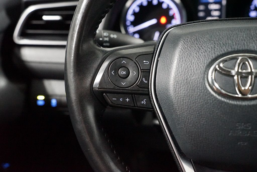 Thumbnail: 2020 Toyota Camry - 14