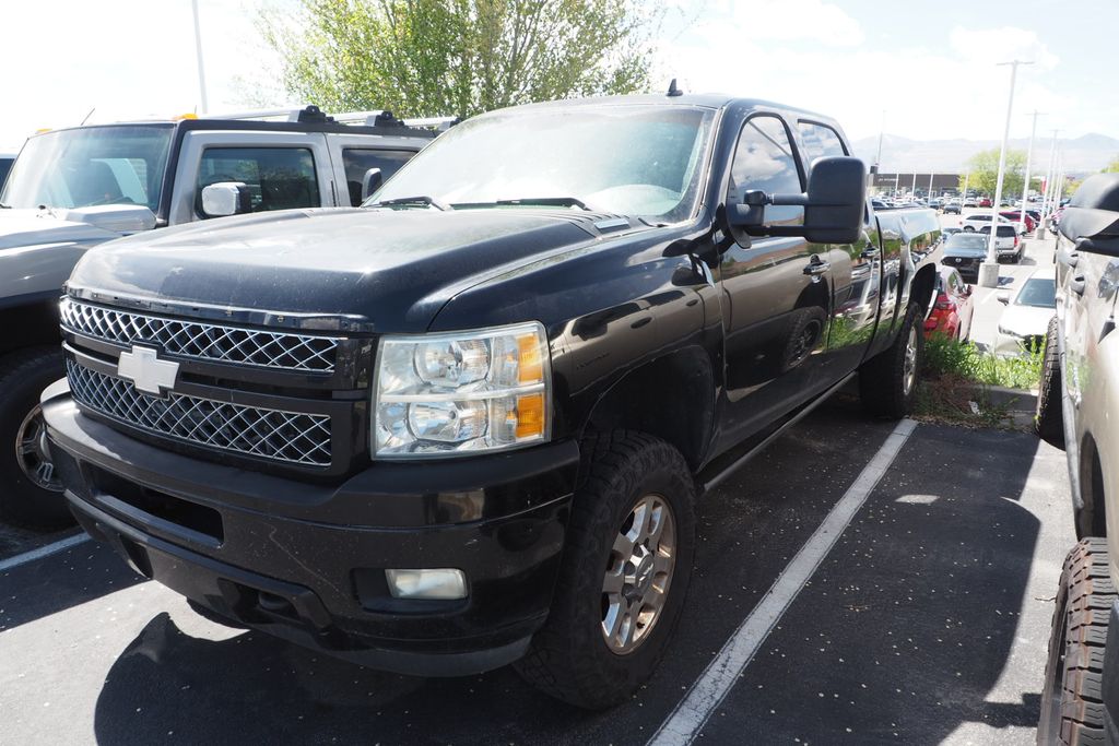 Black 2013 Chevrolet Silverado 2500HD LT Crew Cab 4WD Pickup Truck Four-Wheel Drive 6-Speed Automatic
