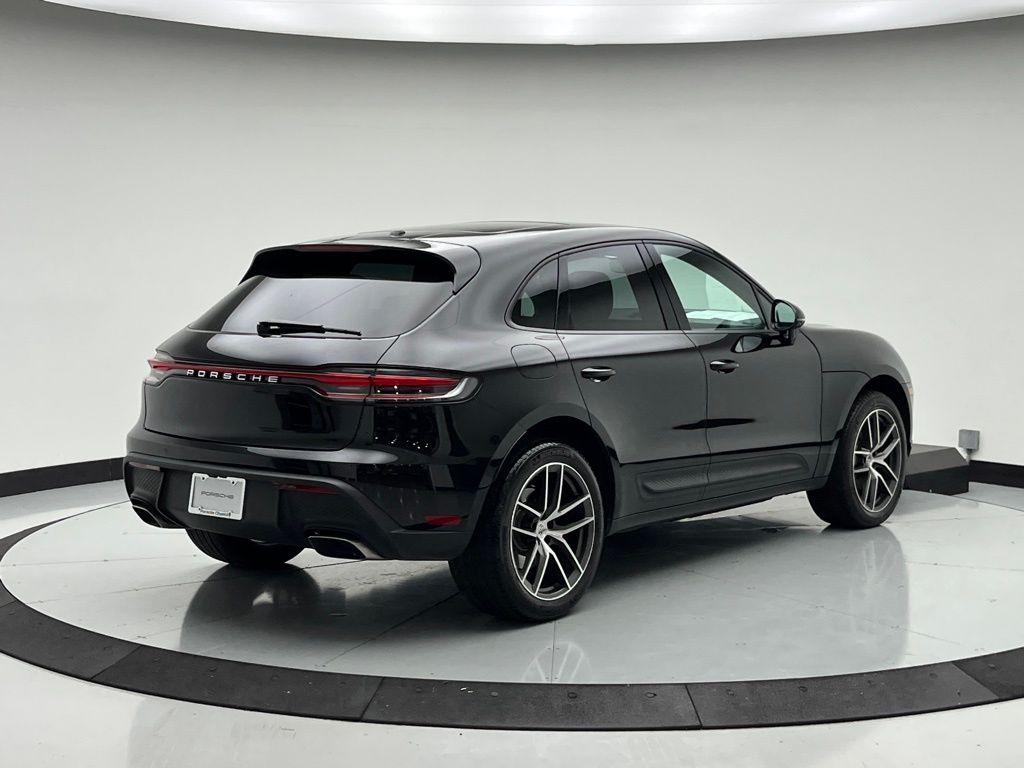 Thumbnail: 2025 Porsche Macan - 7