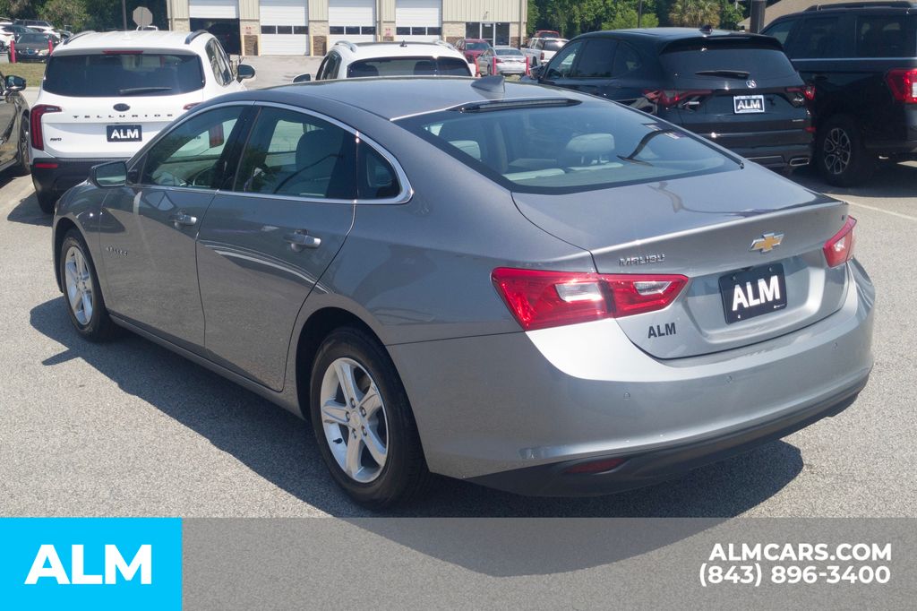 Used 2024 Gray Chevrolet LT image 9